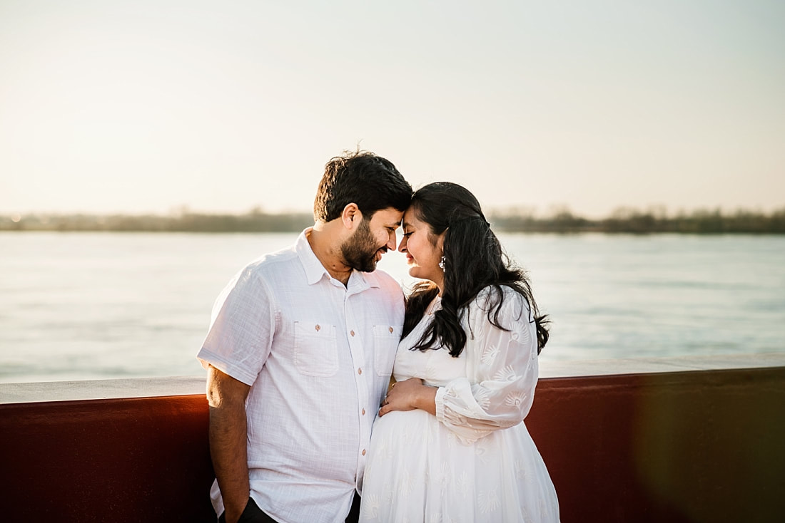 maternity photos by the river downtown memphis