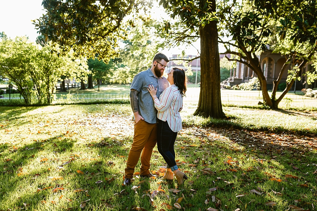 engagement photos in the front lawn of the historic Woodruff-Fontaine House in Memphis