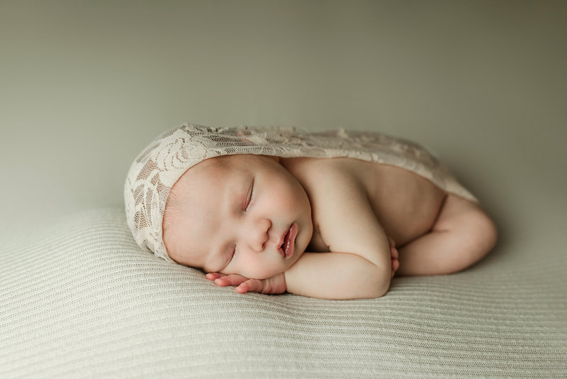 Newborn Photography in Memphis, TN. Sarah Morris Photography