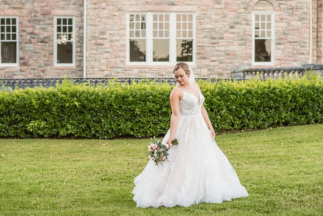 bridal portraits + Pink Palace Wedding + Memphis, TN